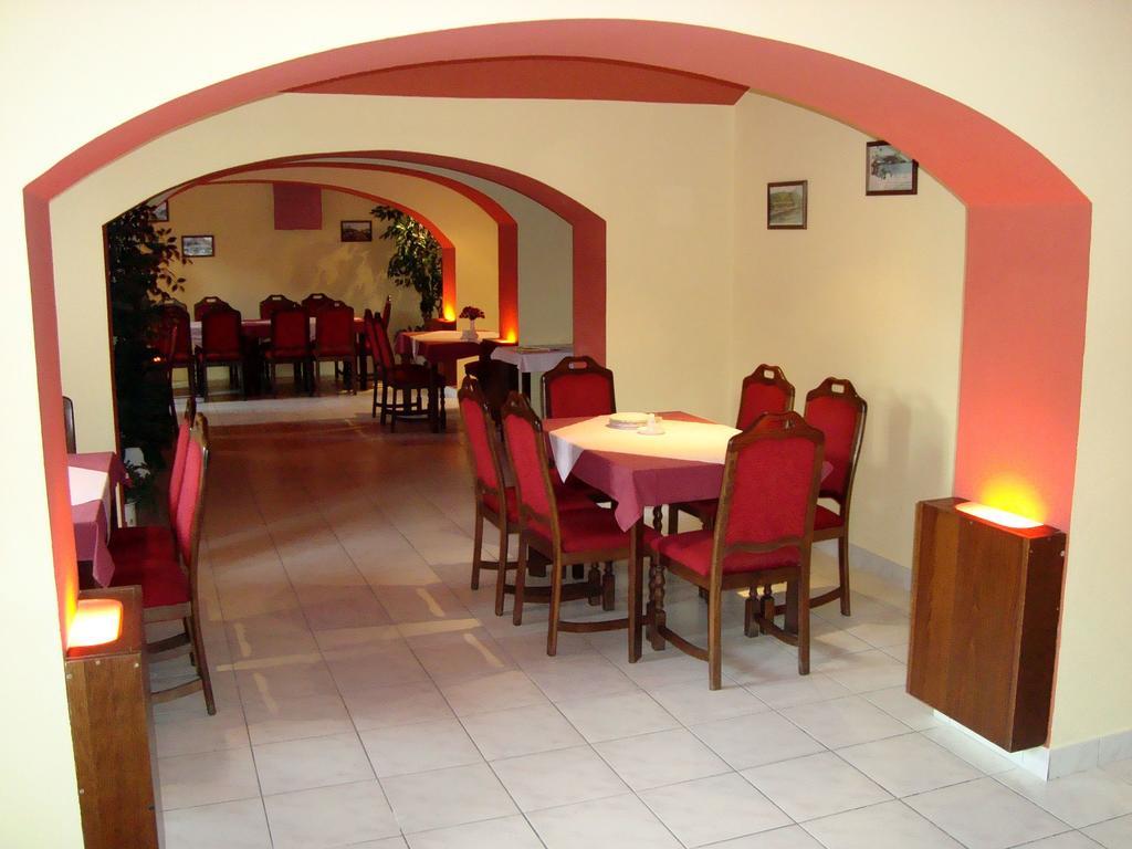Hotel Jaro Mělník Exteriör bild