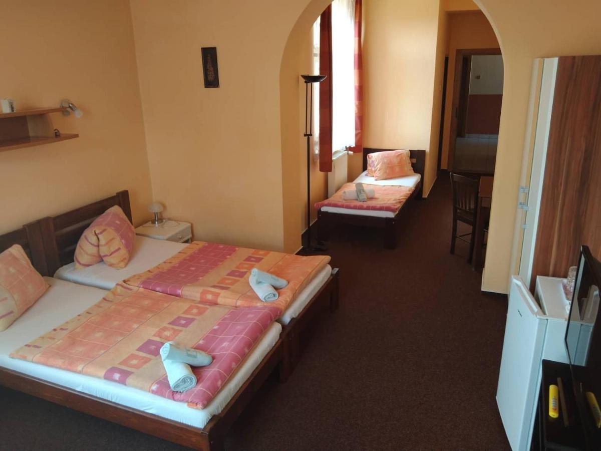 Hotel Jaro Mělník Exteriör bild